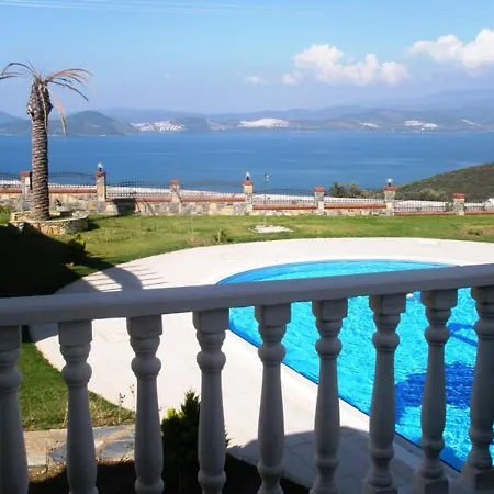 2 Bed, 2 Bath On Private Site Within 300 Metres Of The Beach Apartment Bogazici