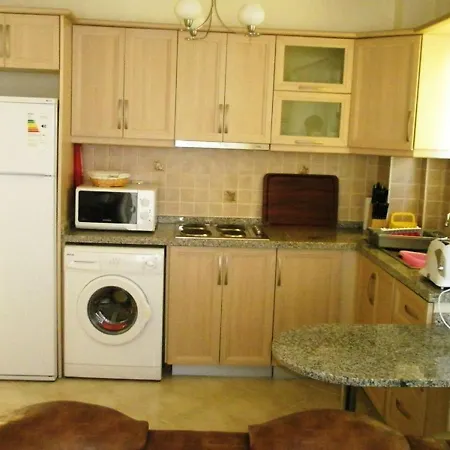 Apartment 2 Bed, 2 Bath On Private Site Within 300 Metres Of The Beach *