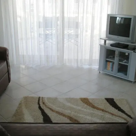 2 Bed, 2 Bath On Private Site Within 300 Metres Of The Beach Apartment Bogazici