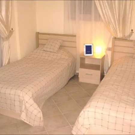 Apartment 2 Bed, 2 Bath On Private Site Within 300 Metres Of The Beach *