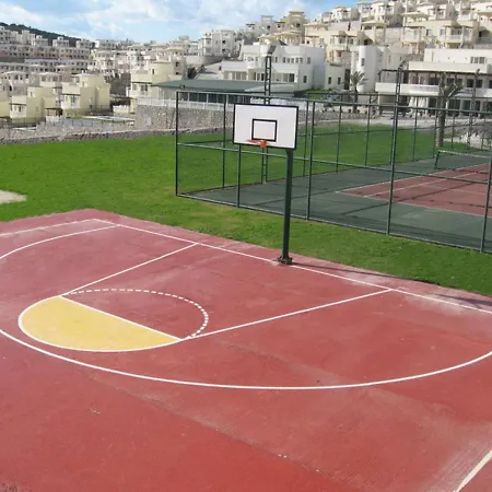 2 Bed, 2 Bath On Private Site Within 300 Metres Of The Beach * Bogazici