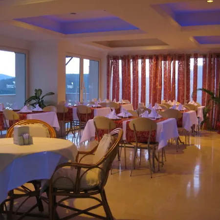 2 Bed, 2 Bath On Private Site Within 300 Metres Of The Beach Apartment Bogazici