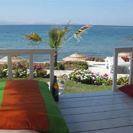 Apartment 2 Bed, 2 Bath On Private Site Within 300 Metres Of The Beach *