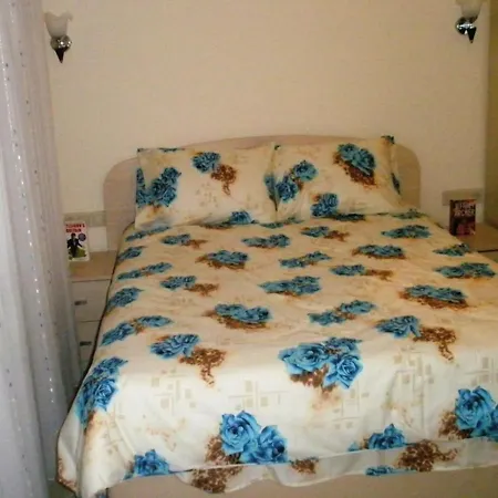 2 Bed, 2 Bath On Private Site Within 300 Metres Of The Beach *